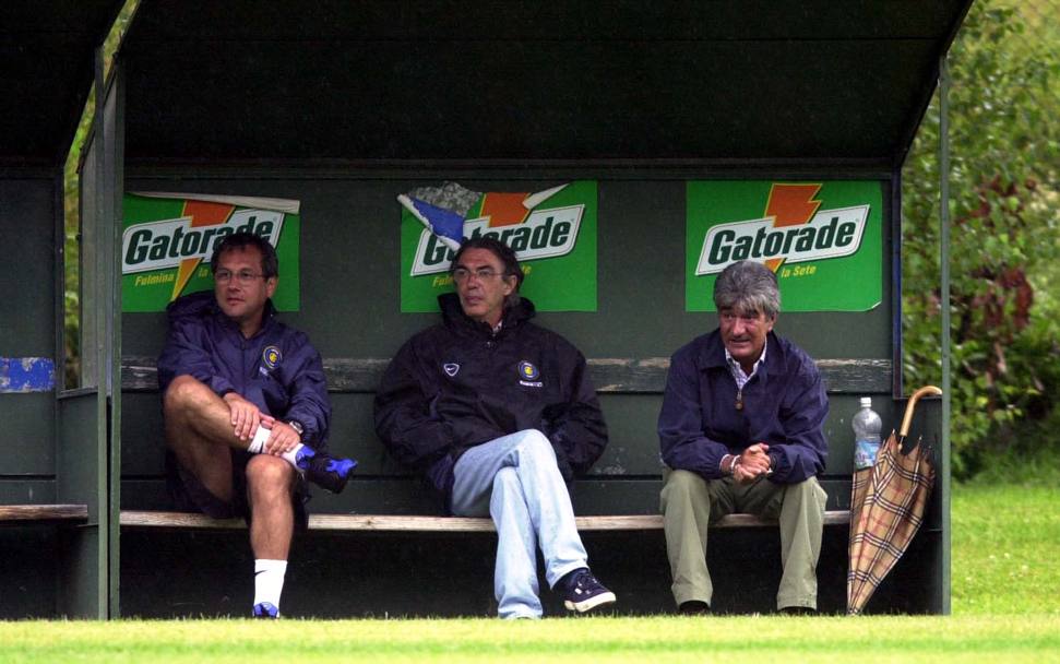 Primo allenamento dell&#39;Inter con Velasco in veste di direttore generale nel 2000, insieme a Massimo Moratti (Dfp)